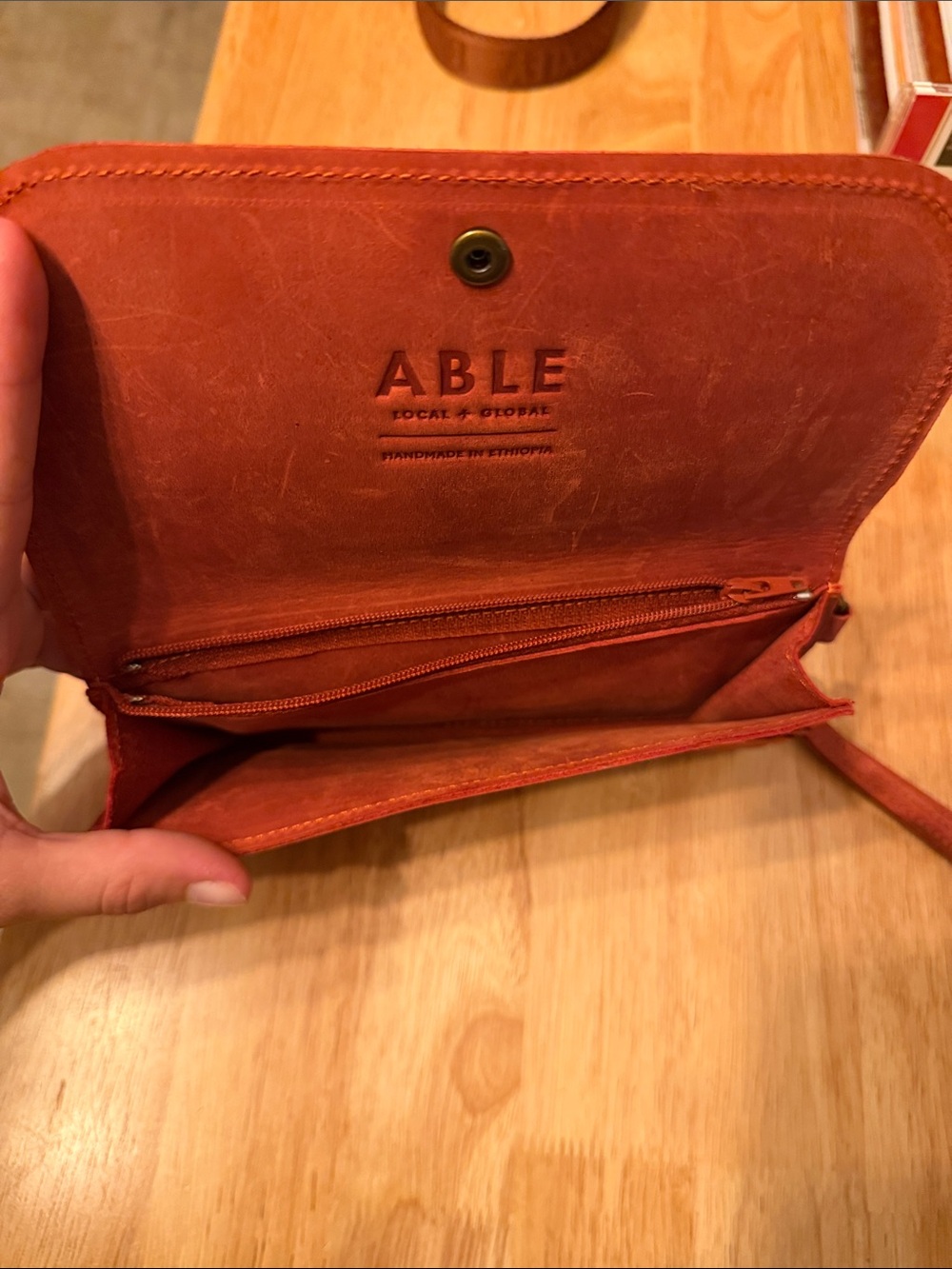 ABLE Mare Phone Wallet - Picture 4 of 4